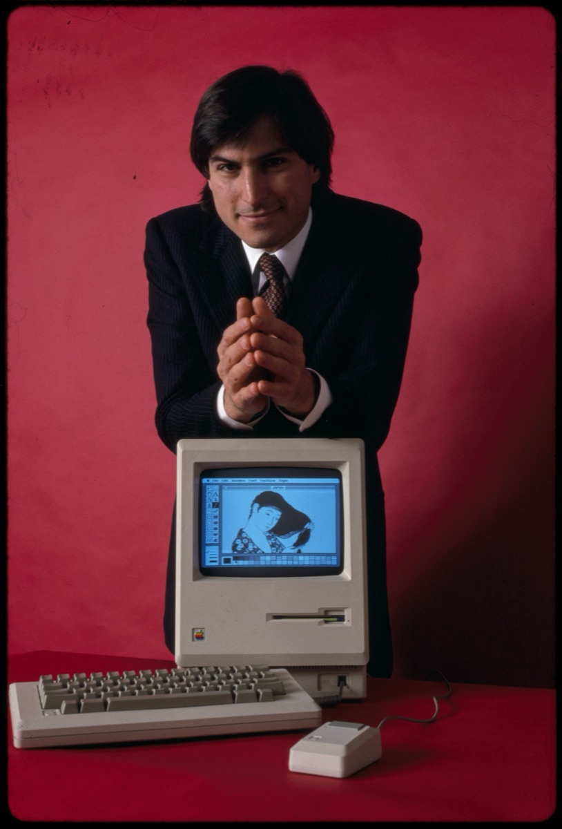 Steve Jobs holding the original Macintosh 128K computer in January 1984, Library of Congress