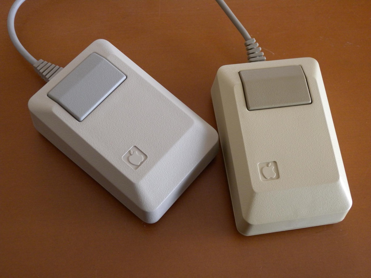 Apple Macintosh M0100 mouse - the original one-button mouse that shipped with the Macintosh 128K in 1984